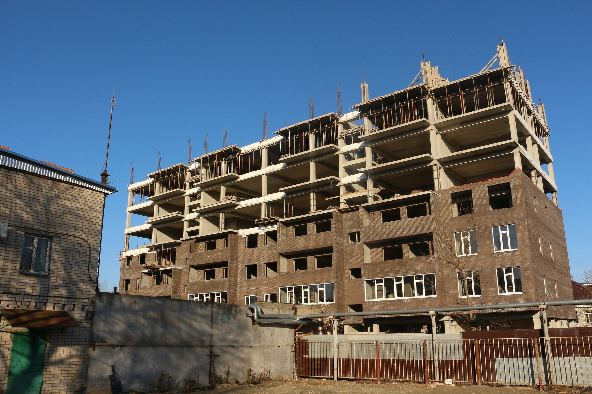 Стало известно, когда достроят дома в жилых комплексах «Олимпия» и «Плеханово 2.0»