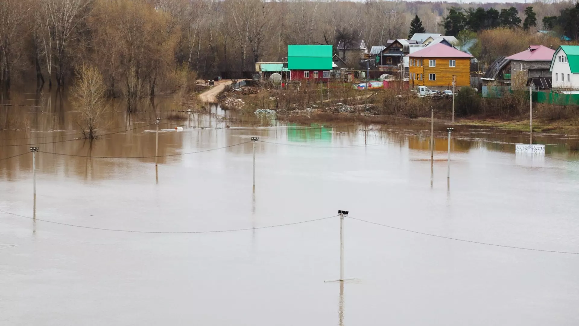 Из-за паводка в селах Тюменской области отключают электричество
