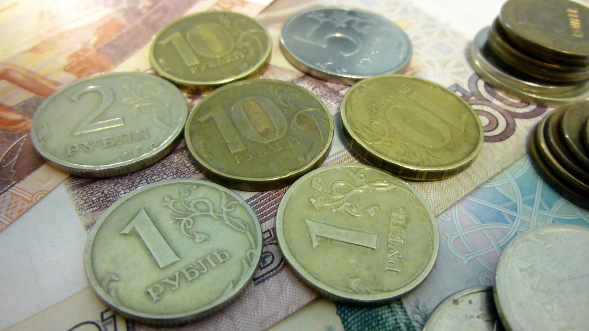 Хотел купить еды: тюменца осудят за кражу денег из ящика для пожертвований